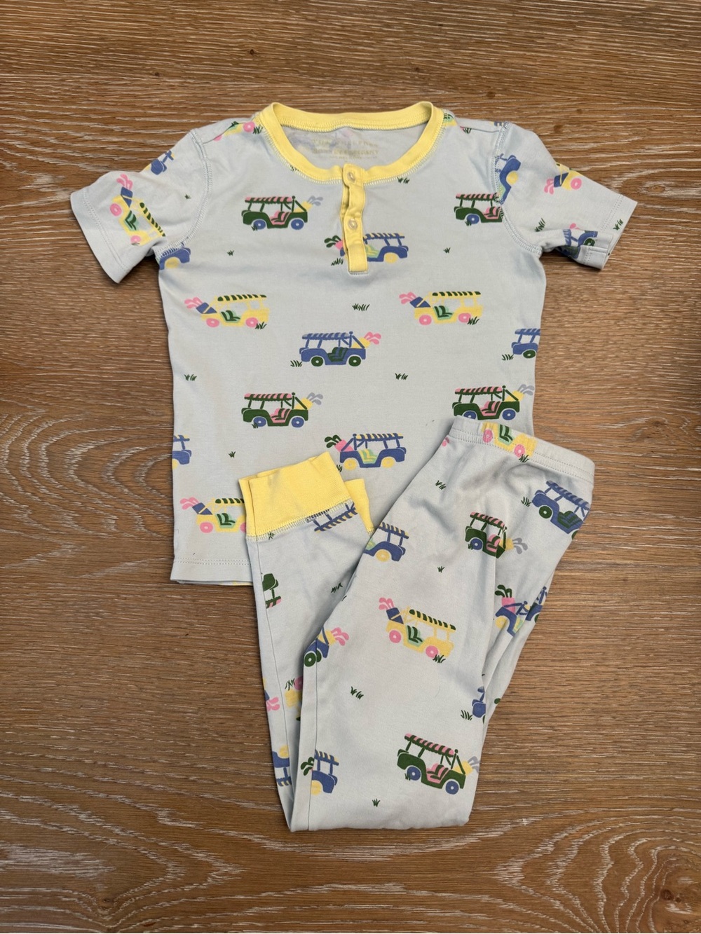 TBBC Yellow-Trim Kids Pajama Set with golf cart Print, size 7, well loved